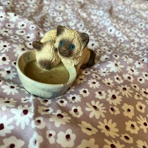 Vintage Stone Critters Figurine Siamese cat with bowl